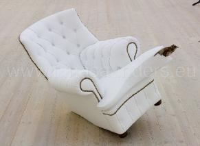 KatysConvoychairwithbird